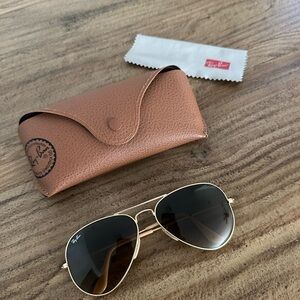 Ray Ban Sunglasses: Gold Frame with Brown Lenses AVIATOR GRADIENT